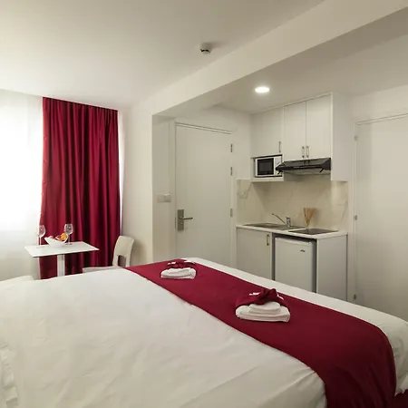 Apartahotel Art & Wine Boutique Lárnaca