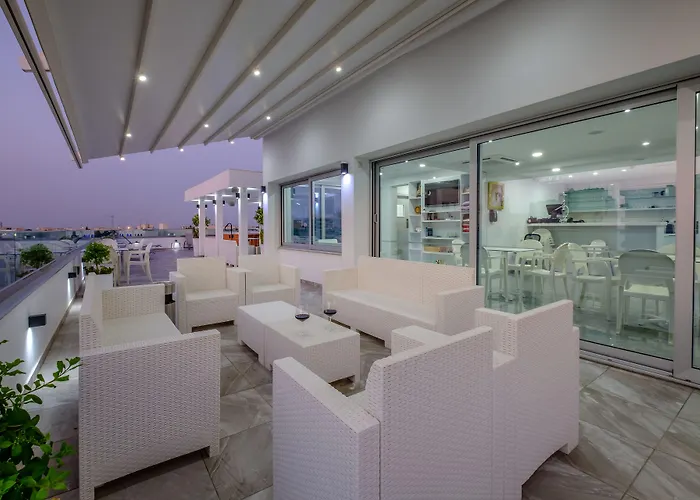 Art & Wine Boutique Aparthotel Larnaca