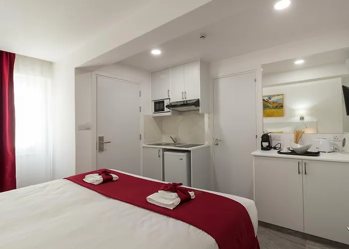 Art & Wine Boutique Aparthotel Larnaca