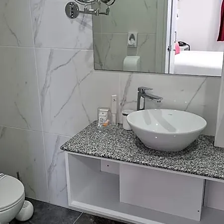 Art & Wine Boutique Aparthotel 4*