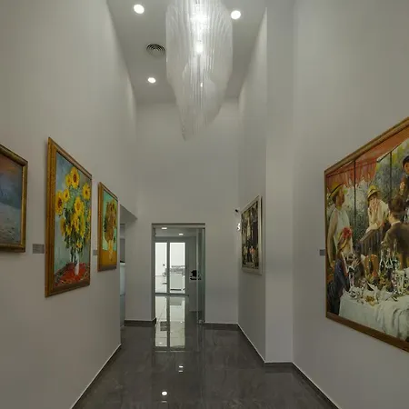 Art & Wine Boutique מלון דירות לרנקה