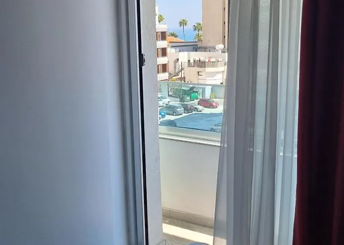 Art & Wine Boutique Hotel de apartamente Larnaca