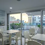 Art & Wine Boutique